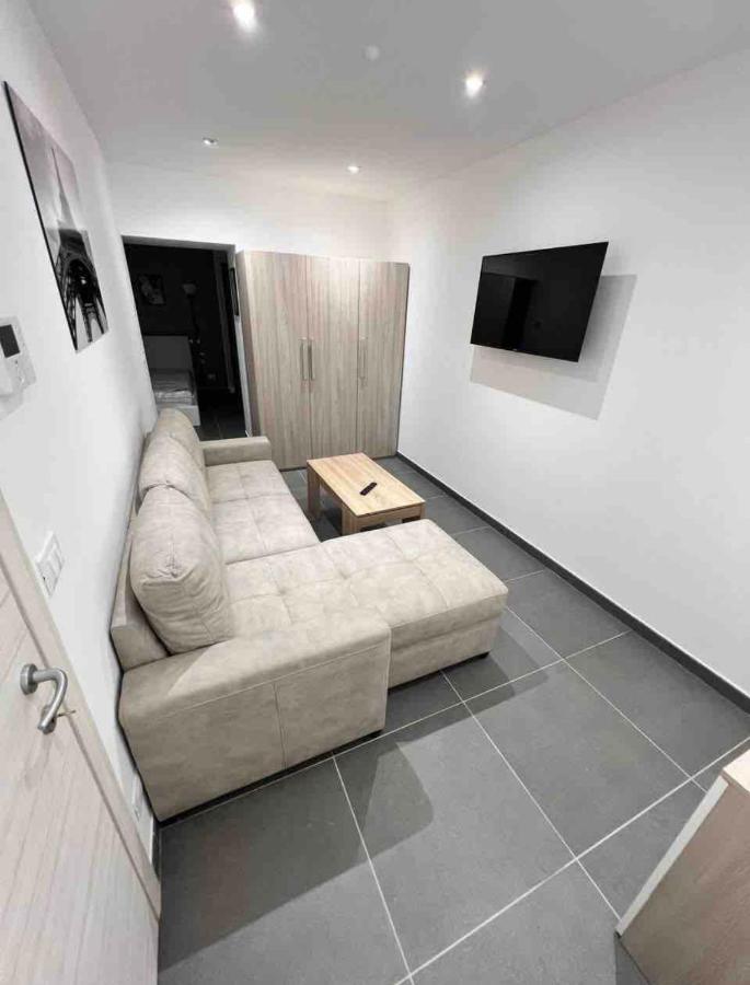 科莱尼奥Pregevole Duplex A 1 Minuto Dalla Metro公寓 外观 照片